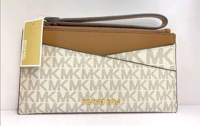 Michael Kors Wristlet Clutch with Tags