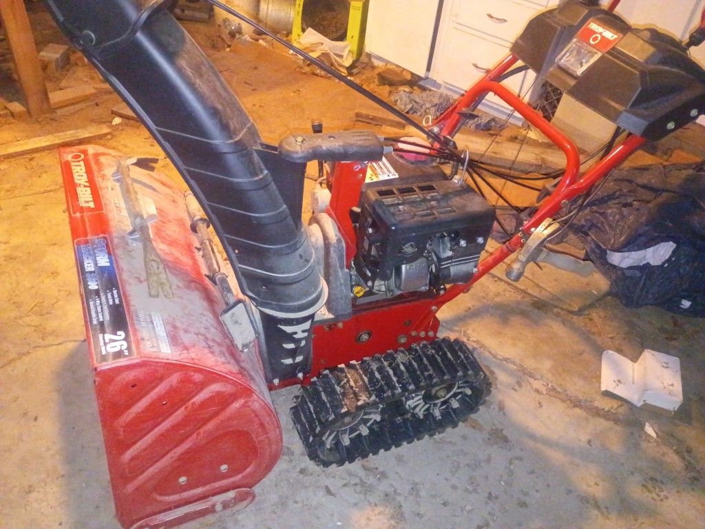 Troy Built Storm tracker 2690 Snowblower