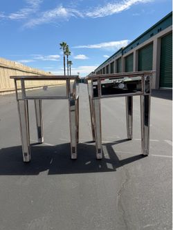 2 mirrored nightstands