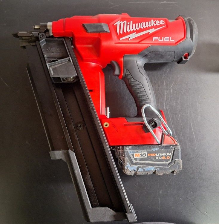 MILWAUKEE TOOL FRAMING NAILER 