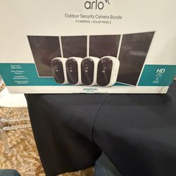 Arlo outdoor security 4 pack cameras +bundle
