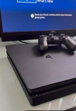 PS4 slim