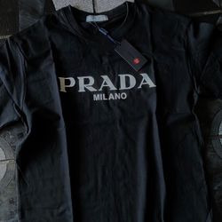 Title: Prada Milano Black T-Shirt 