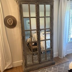 Armoire