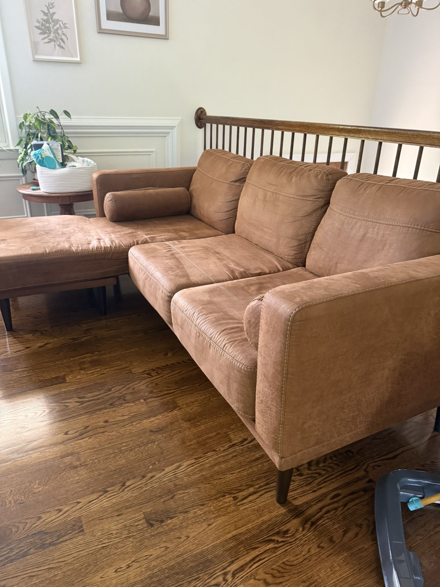 Caramel Sofa With Chaise