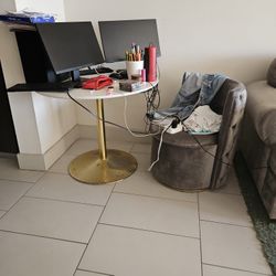 Round Table/Mesa redonda