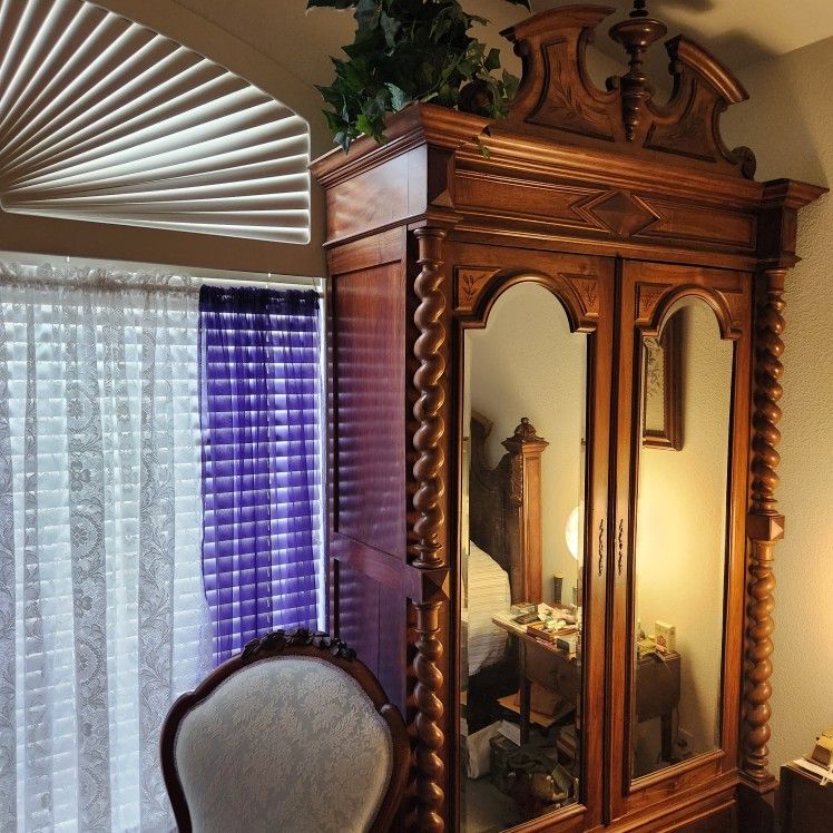 Armoire,wardrobe antique Mid 1800's