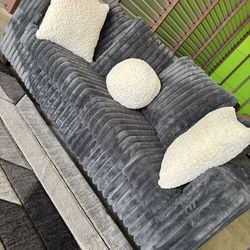 Grey 2pc sofa couch loveseat set (DELIVERY AVAILABLE)