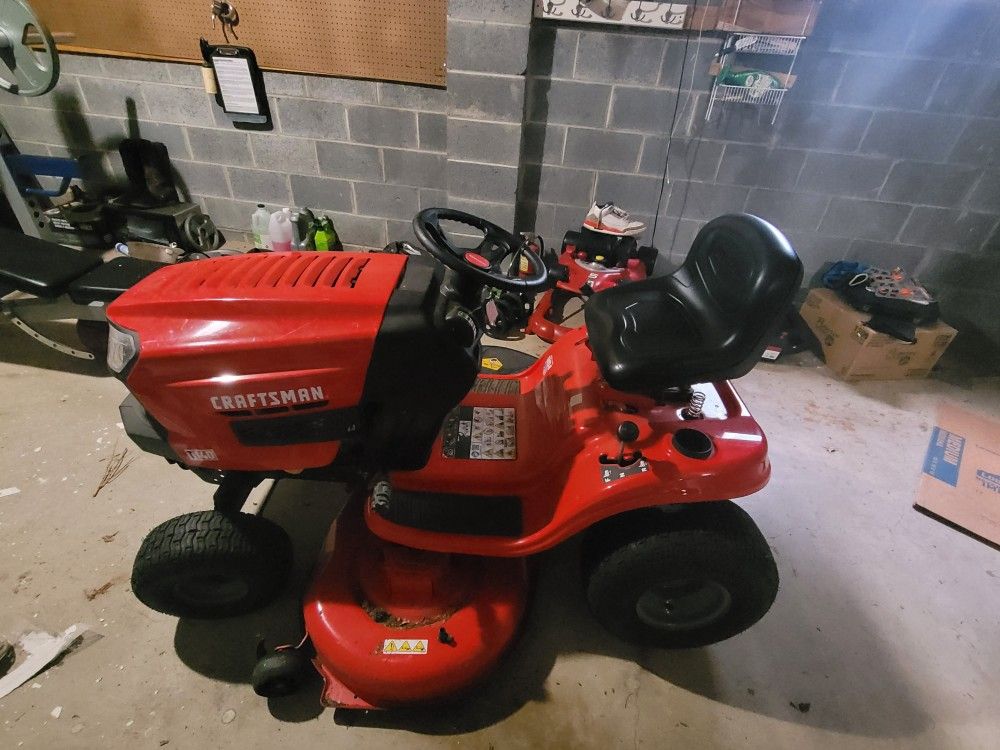 Craftsman Riding Lawn Mower 