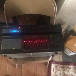 Marantz TA -150 Tuner /PA-150 Graphic Equalizer Amp.j