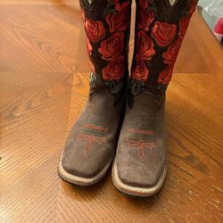Cowgirl BOOTS (7.5)