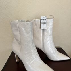 Express Boots Heels Size 6
