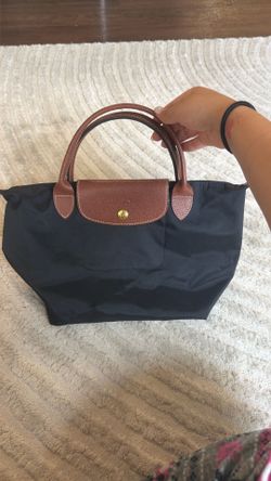 Longchamp purse medium size