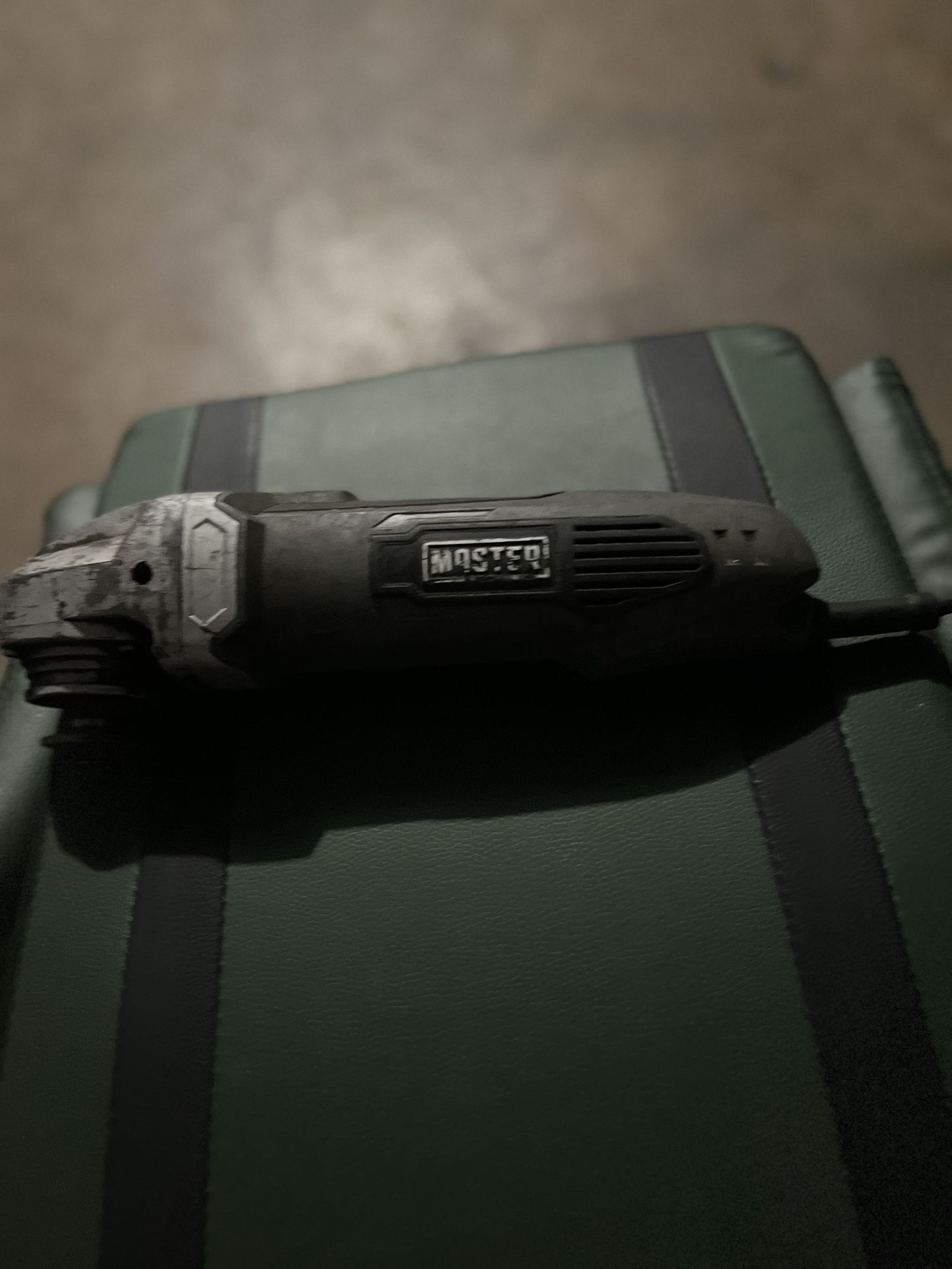 Master Mechanic Oscillating Tool
