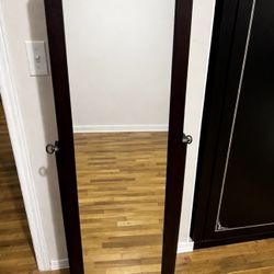 FULL LENGTH JEWELRY MIRROR