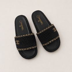 CC Ch**nel platform sandals