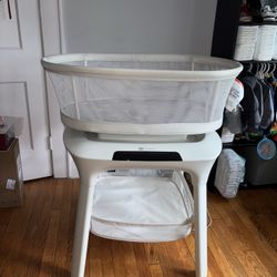 mamaRoo sleep bassinet