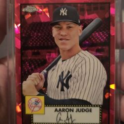 Aaron Judge 2021 Topps

Chrome Anniversary Red Atomic

Refractor 90/100 #142