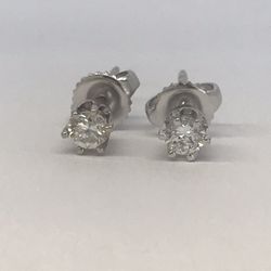 14 K White Gold diamond stud earrings