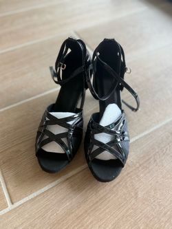 Dance shoes 318