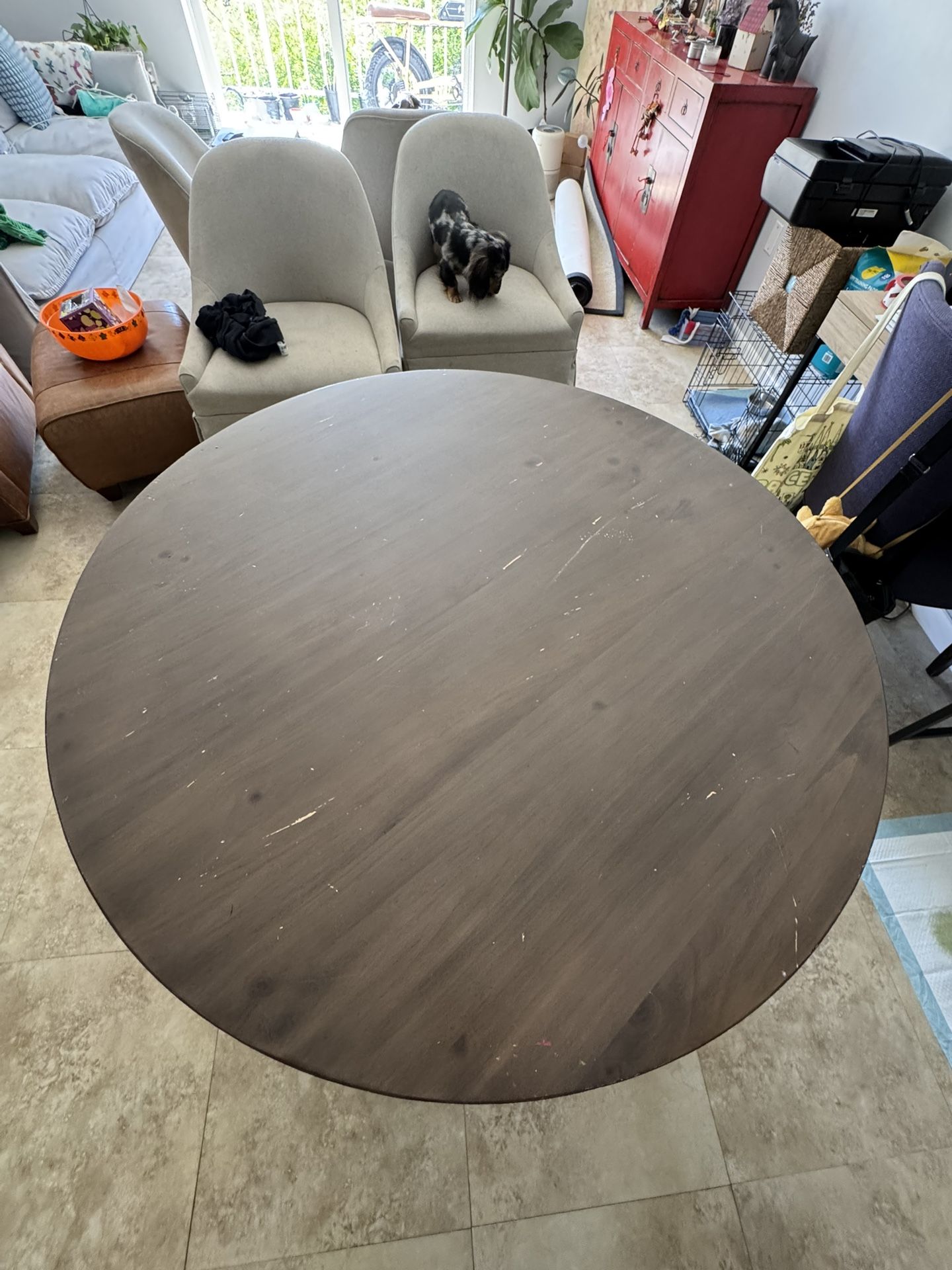 Bassett Round Dining Room Table