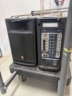 Yamaha STAGEPAS 300 Portable PA System
