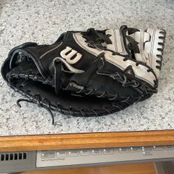 Wilson A2000 12 Inch First Baseman’s Glove 