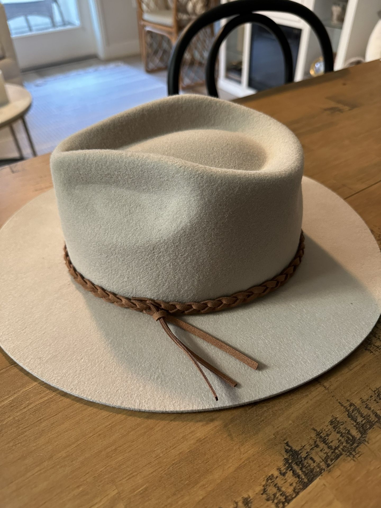 Banana Republic Women’s Hat BRAND NEW