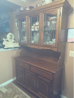 Solid oak buffet hutch / sideboard cabinet