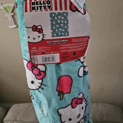 Hello Kitty Small Child Blanket