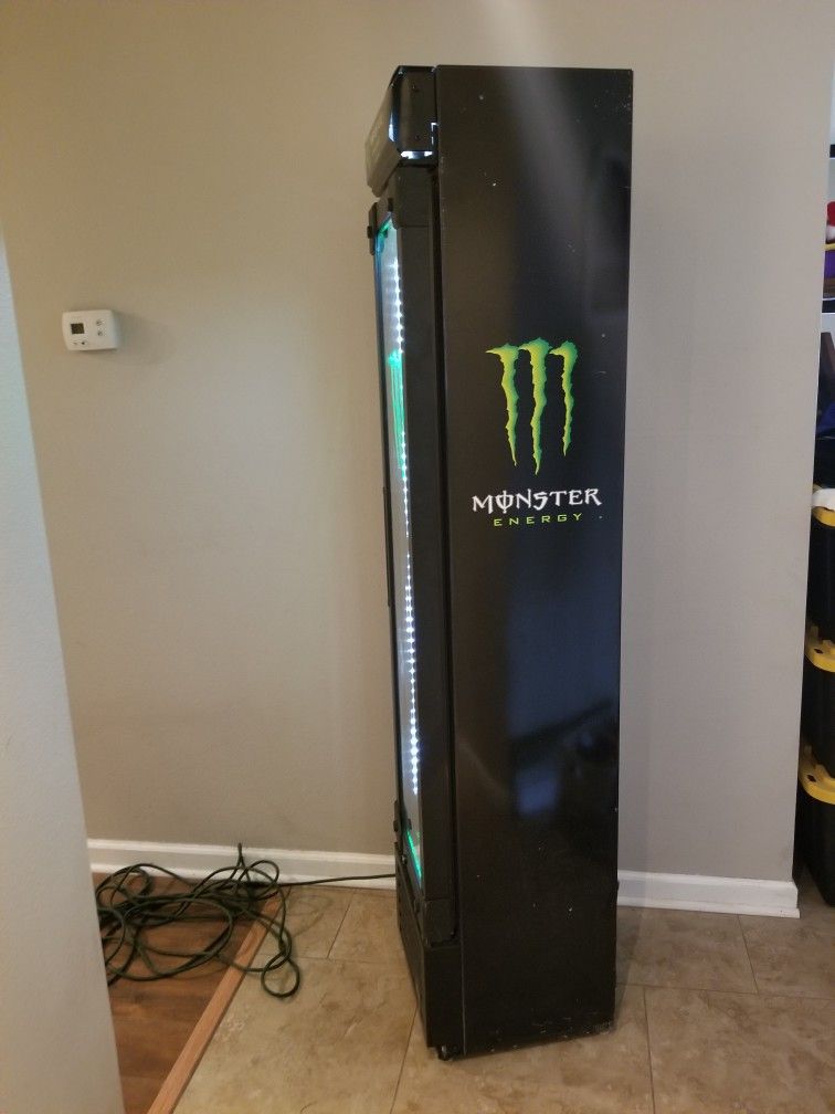 MONSTER ENERGY IDW COMMERCIAL REFRIGERATOR 6FT for Sale in Las Vegas
