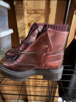 Boots Zip Size 9