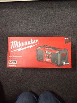 M18 JOBSITE RADIO