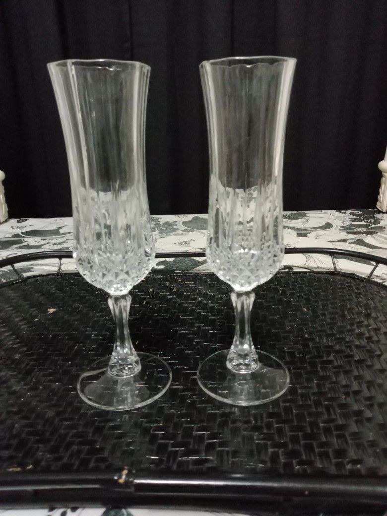 CRYSTAL DIAMOND CUT CHAMPAGNE FLUTES