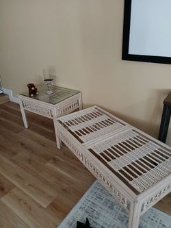 Selling Table And 2 End Tables