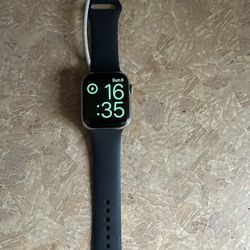 Apple Watch Series 8 45mm Stainless Steel 