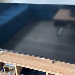 TCL 40-Inch Roku Smart TV – Great Condition!