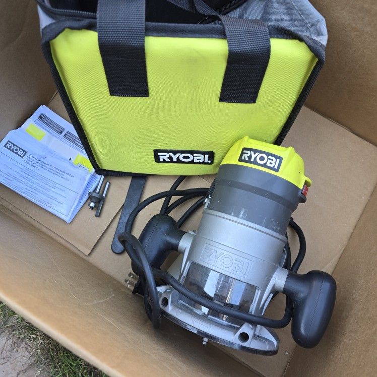 Ryobi 8.5 Amp 1-1/2 Peak HP Fixed Base Corded Router