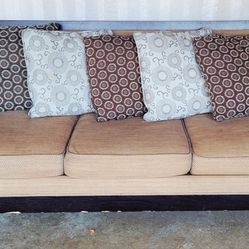 Sofa// Couch