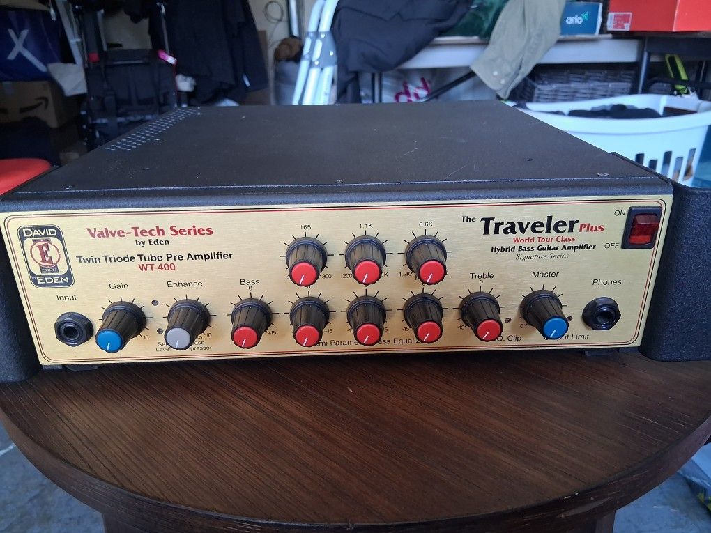 Traveler Plus World Tour Class Hybrid Bass Guitar Amp