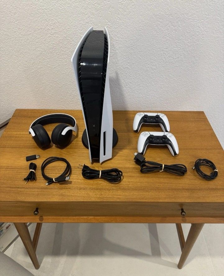Sony PlayStation 5 Disc Edition PS5 New Working Console , Controller, Headset