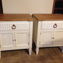 2 Matching Vintage Wood Nightstands 