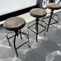 Adjustable swivel stools (3)