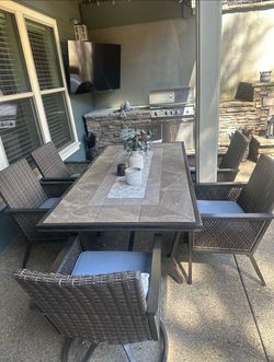 Moving Sale: Outdoor Dining Set