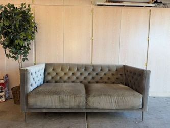 Silver tufted loveseat couch- free delivery