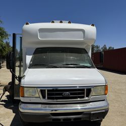 2006 Ford E-350