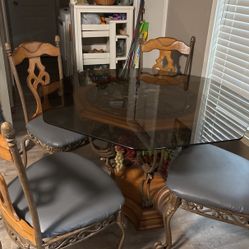 Dinner Table Plus 4 Bar Stool  