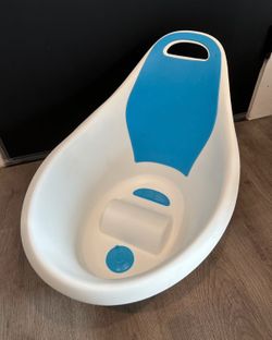 Munchkin Sit & Soak Baby Bath Tub