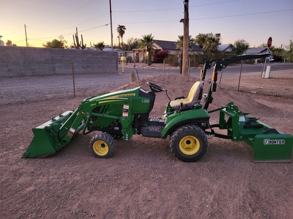 John Deere 1023E tractor.