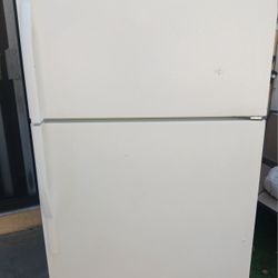 🧊🥶Refrigerator 🥶🧊Delivery Available $250